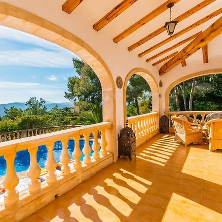 Villa Lydias Walk By