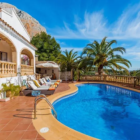Villa Lydias Walk By *