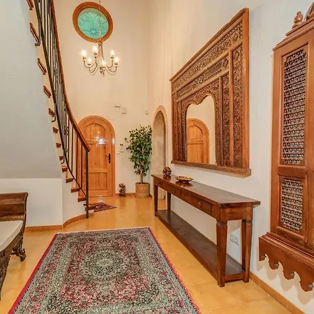 Villa Lydias Walk By *